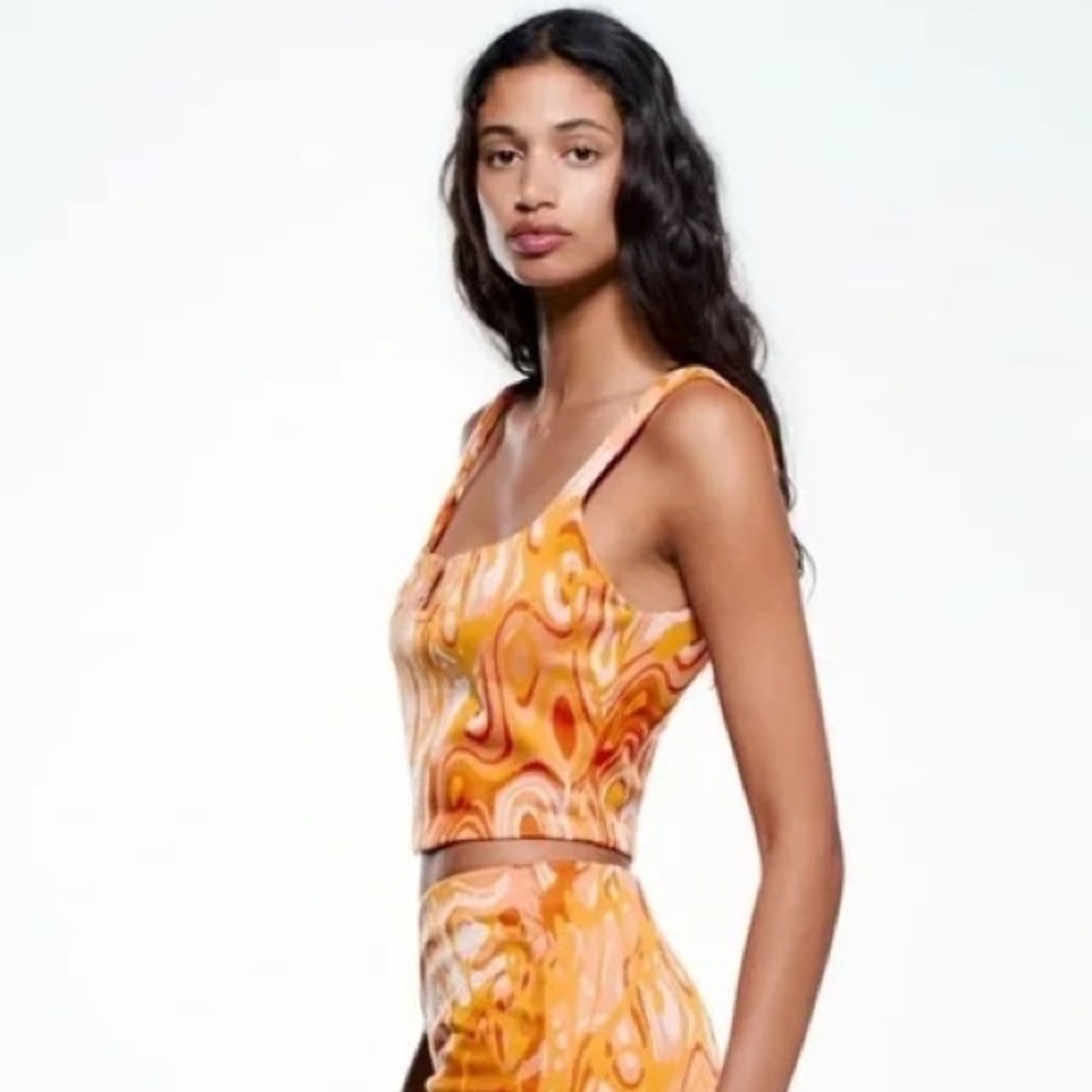 Vibrant Swirl Print Crop Top